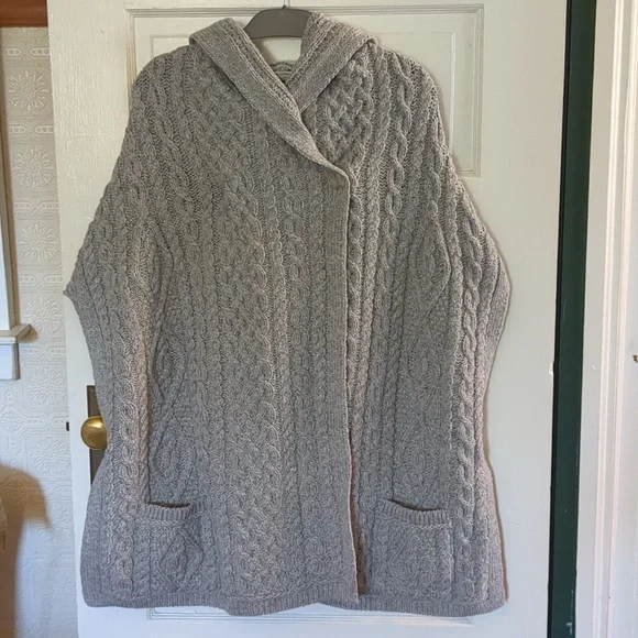 Aran Craft Merino Wool Button Cape Poncho - Picture 13 of 16